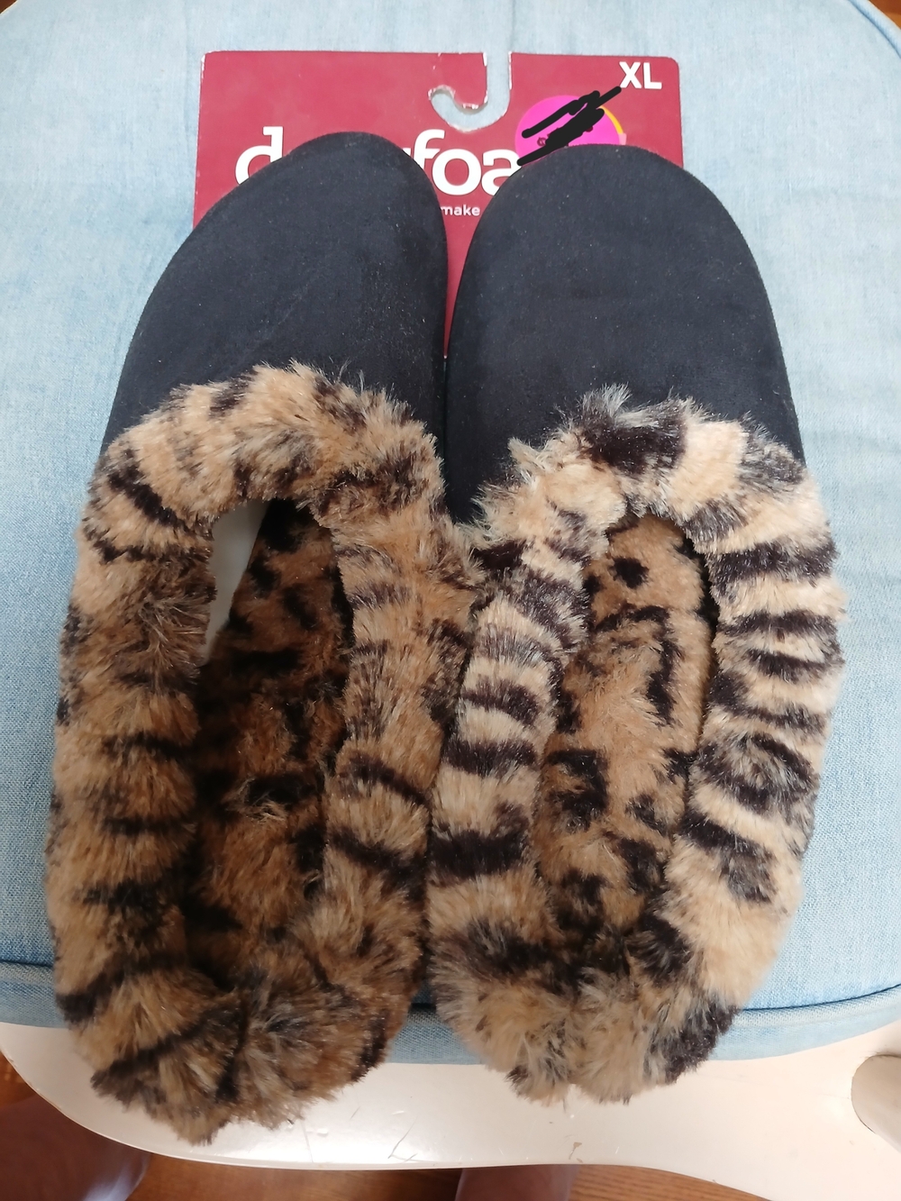 Cozy Faux Fur Lined Women's Slippers - Black with Leopard Trim
